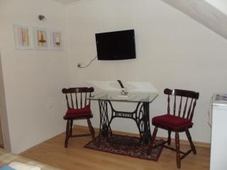 Studio In Einem Traditionellen Steinhaus, In Baska - 3