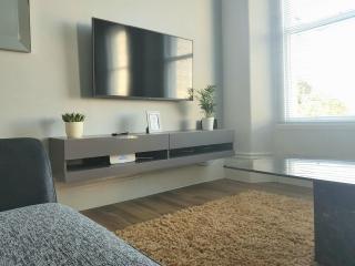 Hoe & Central Stylish Apartment, Free Parking - 1