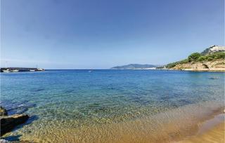 Gorgeous Apartment In Castellabate Sa - Castellabate - 6