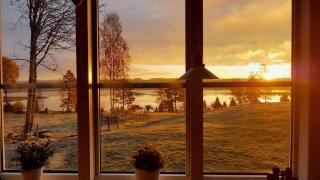 Haus mit toller Aussicht an einem schönen See - Hjältevad - 4