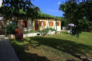 Charmantes Ferienhaus In Bartići Mit Terrasse - 9