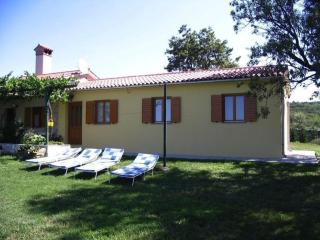 Charmantes Ferienhaus In Bartići Mit Terrasse - Raša - 5