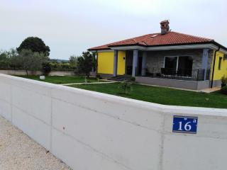 Ferienhaus in Petrovija mit Großer Terrasse - 9