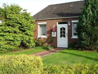 Ferienhaus in Hage mit Garten, Terrasse und Grill - Hage - 0
