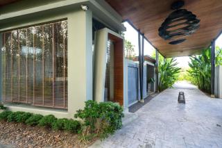 Sunpao Pool Villa by HCR - Strand Layan - 9