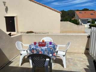 Charmante Villa Climatisée 4 Pers, Terrasse, Parking, Proche Plage et Port - FR-1-798-48 - 0