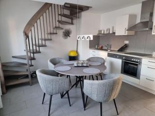 Nette Ferienwohnung mit Balkon für 4 Personen in der Hafenstadt Sassnitz, Ostseeküste Deutschland - Sassnitz - 0