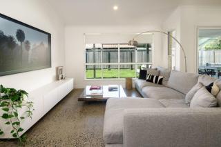 Wurtulla Beachside Family Haven, Steps to the Sea & Pool - Kawana Waters - 7