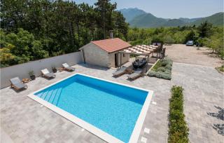 Awesome Home In Zadvarje - Zadvarje - 9