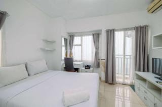 Simple and Cozy Living Studio Apartment at Margonda Residence 3 By Travelio - 2