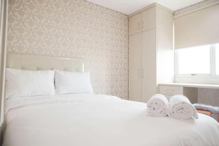 Homey and Modern Studio at Sky Terrace Apartment By Travelio - 0