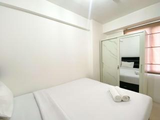Well Furnished and Homey 2BR Bassura City Apartment By Travelio - 8