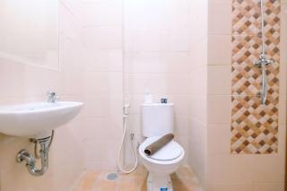 Enjoy Living and Homey Studio Dave Apartment By Travelio - 4