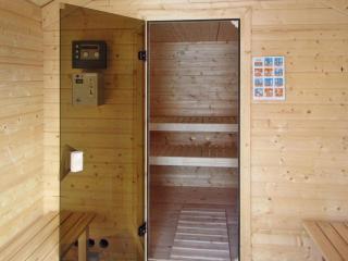 Ferienhaus mit Garten und Sauna - Glowe - 3