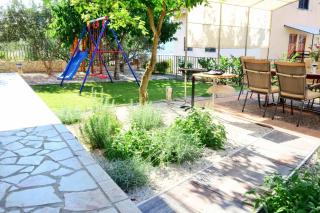 Wohnung Mit Grill, Terrasse Und Garten - Trogir - 4