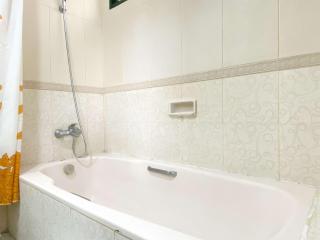 Wonderful and Homey 3BR Sudirman Tower Condominium Apartment By Travelio - Giacarta - 3