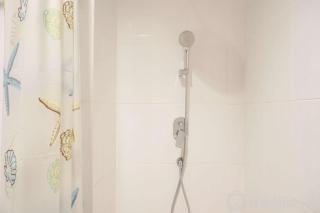 Nice and Comfort 1BR at 25th Floor Samara Suites Apartment By Travelio - 8