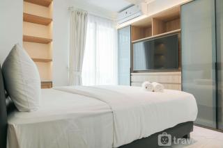 Comfortable and Simply 1BR at The Boulevard Apartment By Travelio - 9