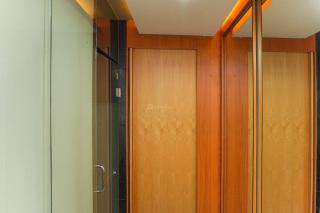 Good Deal and Comfortable 1BR The Boulevard Apartment By Travelio - Jakarta - 5