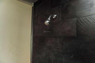 Good Deal and Comfortable 1BR The Boulevard Apartment By Travelio - Jakarta - 3