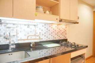 Homey and Nice 1BR at The Mansion Kemayoran Apartment By Travelio - Jakarta - 3