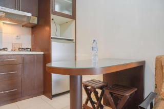Best Homey 2BR Apartment Mediterania Palace Residence By Travelio - 2