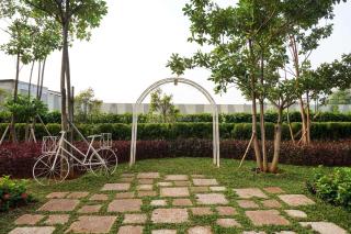 Minimalist and Cozy Studio West Vista Apartment By Travelio - Jakarta - 1