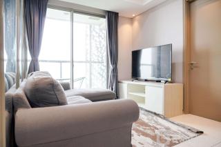 Spacious and Comfort Stay 3BR at Gold Coast Apartment By Travelio - Jakarta - 8