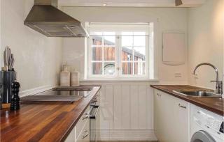 2 Bedroom Amazing Home In Svaneke - Svaneke - 6