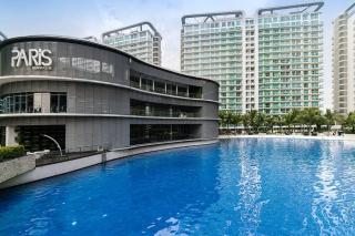 Tropical Paradise Staycation Unit in Azure - Manila - 7
