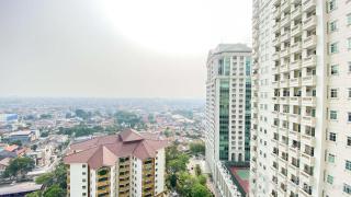 Homey and Comfort Stay 2BR Bellezza Apartment By Travelio - Jakarta - 7