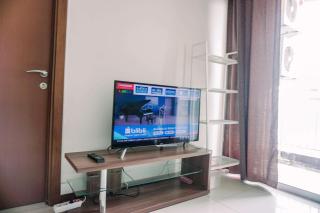 Modern Look 1BR Green Bay Condominium Apartment By Travelio - Jakarta - 5
