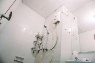 Modern Look 1BR Green Bay Condominium Apartment By Travelio - Jakarta - 1