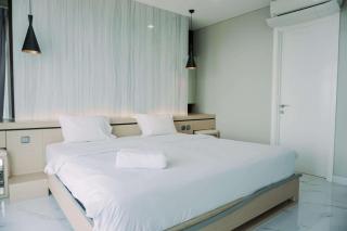 Stunning and Spacious 2BR Green Bay Condominium Apartment By Travelio - Jakarta - 5