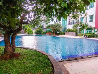 Great Location and Comfy 1BR Apartment at Woodland Park Residence By Travelio - Giacarta - 9