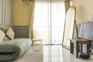 Spacious and Nice 1BR with Extra Room at Sky House BSD Apartment By Travelio - 3