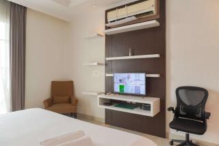 Best Homey and Strategic Studio at Bellezza Apartment By Travelio - 3