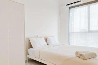 Strategic and Nice Studio at Sky House Alam Sutera Apartment By Travelio - Tangerang - 6