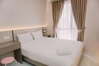 Cozy and Restful Studio Sky House Alam Sutera Apartment By Travelio - Tangerang - 6