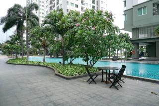 Comfortable and High Floor 2BR Apartment at Thamrin Residence By Travelio - 9