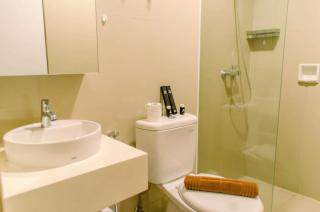Comfort and Minimalist 1BR at Tree Park City BSD Apartment By Travelio - Tangerang - 6