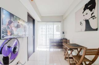 Modern Look 2BR at Serpong Greenview Apartment By Travelio - 3