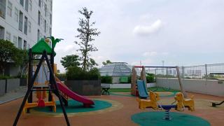 Nice and Homey 1BR at 28th Floor Serpong Garden Apartment By Travelio - Tangerang - 5