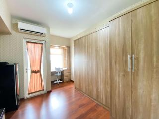 Cozy Stay Studio Room at Springlake Summarecon Bekasi Apartment By Travelio - 4