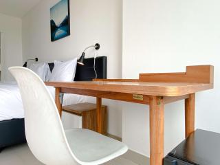 Modern Look and Homey Studio at Enviro Apartment By Travelio - 5
