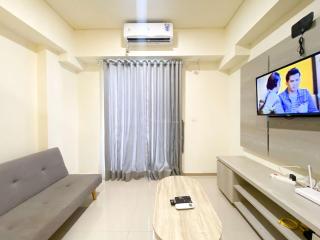 Homey and Enjoy 2BR Apartment Meikarta By Travelio - Cikarang - 4