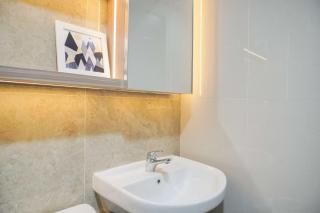 Warm and Minimalist Studio Transpark Bintaro Apartment By Travelio - Tangerang - 2