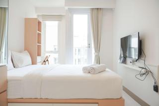 Cozy Stay Studio at 39th Floor Tokyo Riverside PIK 2 Apartment By Travelio - Rawalembang - 6