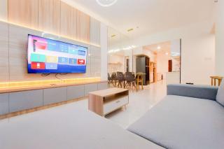 Comfy 3BR Sky House BSD Apartment By Travelio - 5