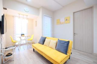 Spacious 2BR Combined Tokyo Riverside PIK 2 Apartment By Travelio - Rawalembang - 2